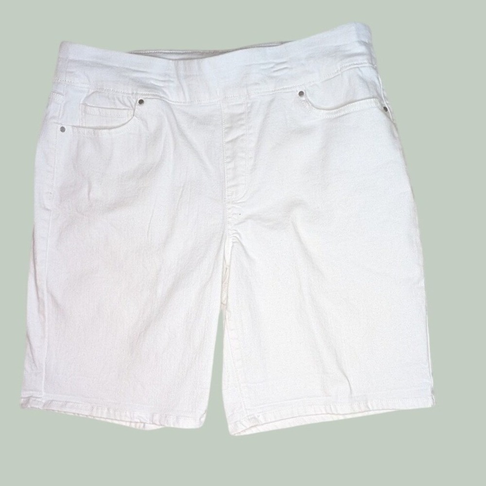 Croft & Barrow Shorts Womens 14A White Mid Rise Straight Fit Tummy Control Denim